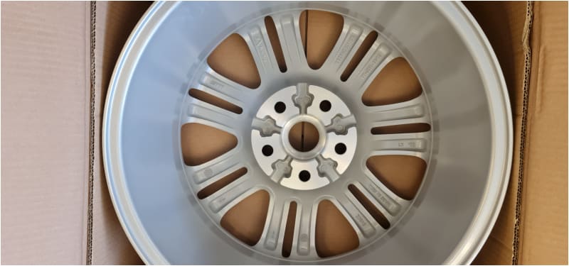 Jaguar XK8 18" Hydra Alloy Wheel Front 1997-06 C2N3314 3W831007JA Jaguar