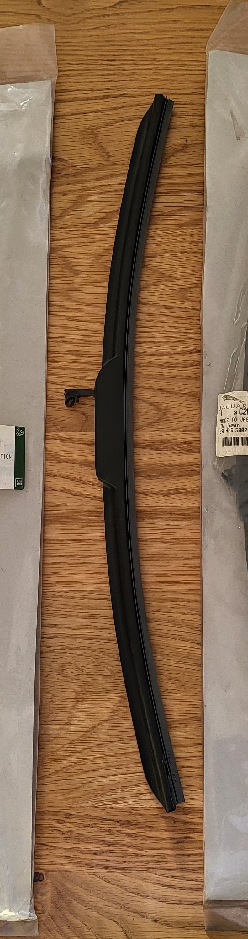 Genuine Jaguar XK Wiper Blade Right Side 2006-14 C2P1269 Norfolk Prestige Car Parts UK Ltd