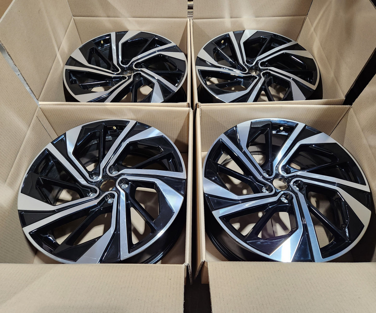 Nissan Qashqai 20’’ Alloy Wheels Diamond Cut And Gloss Black Set Of 4 6Ua6A
