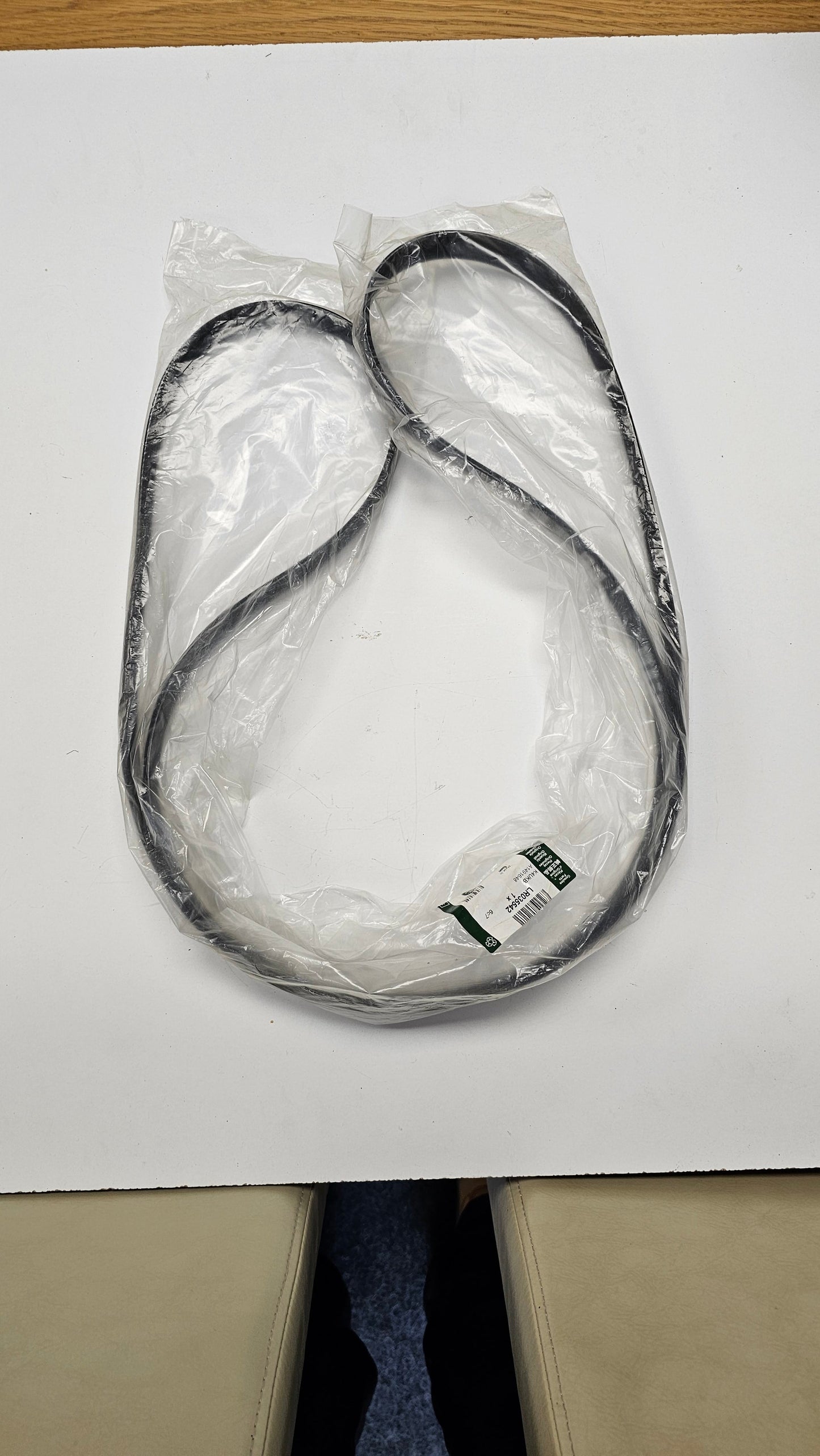 Range Rover Sport Drive Belt 5.0 Petrol Lr035542 Cpla8620Aa (#23092023)