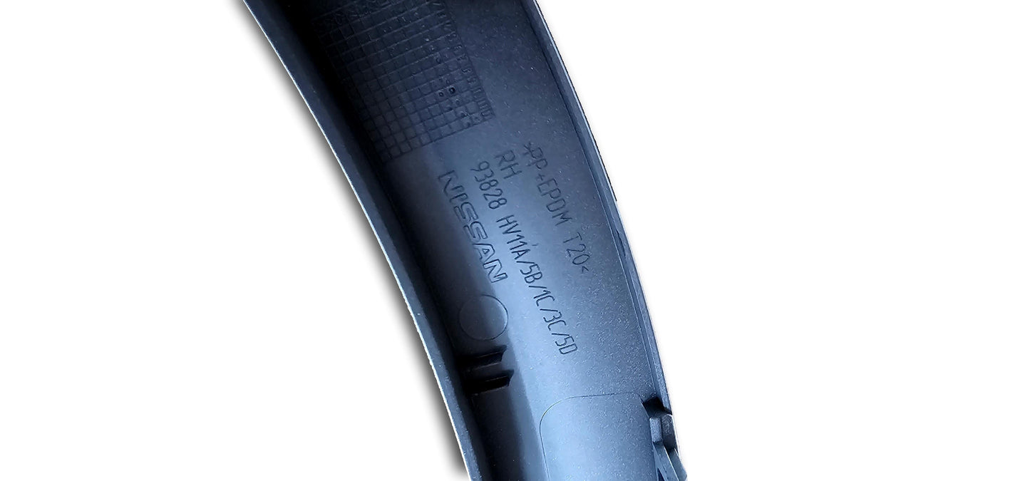 Genuine Nissan Qashqai Rear Wheel Arch Trim Pearl White 93828 Hv11A 2018-21 (03112023)