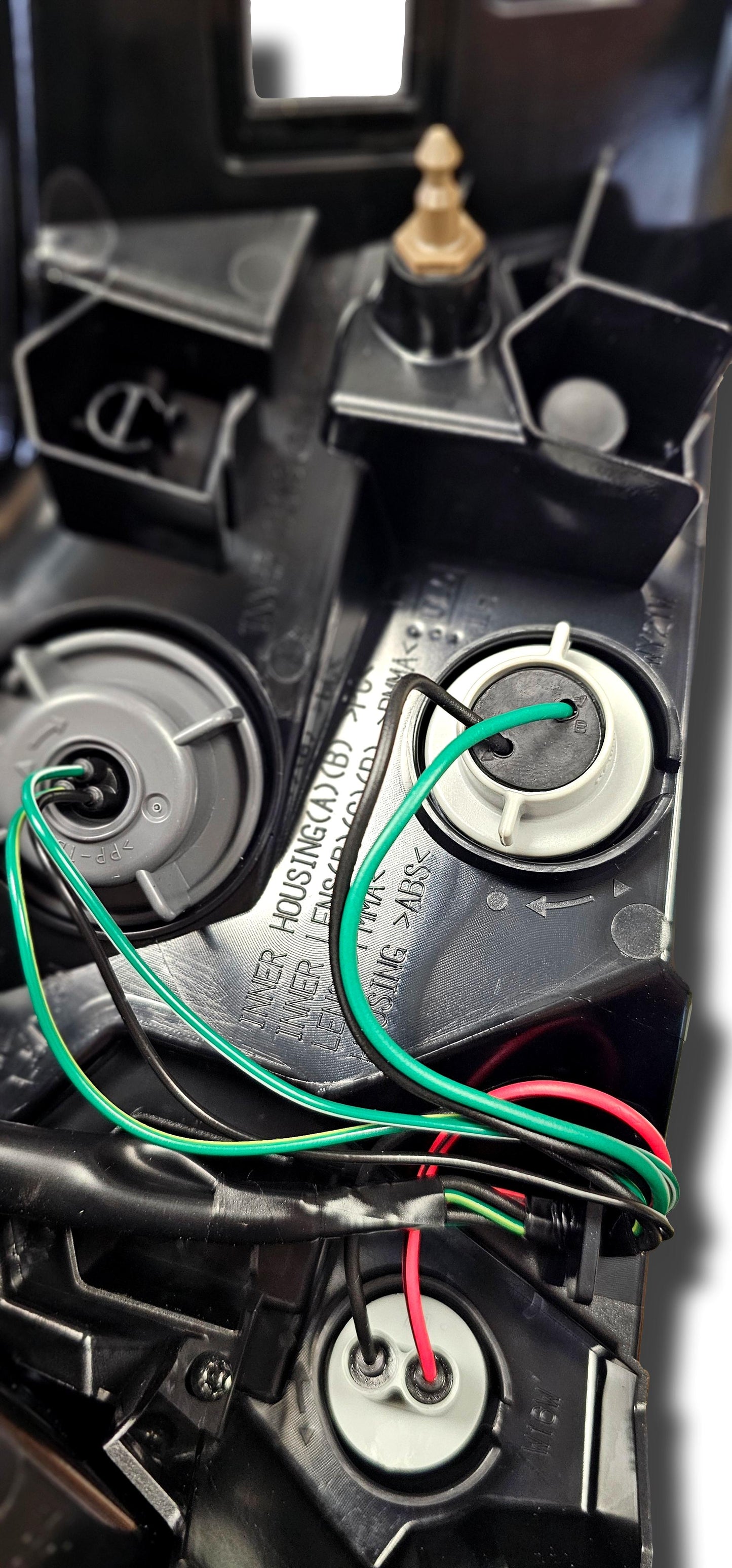 Genuine New Nissan Leaf Rear Light Left Side 265555Sh1A