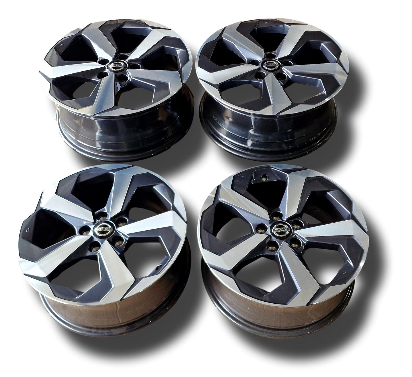 New Nissan Qashqai 18’’ Alloy Wheels Diamond Cut And Grey Set Of 4 D03006Ua3A 2021-24