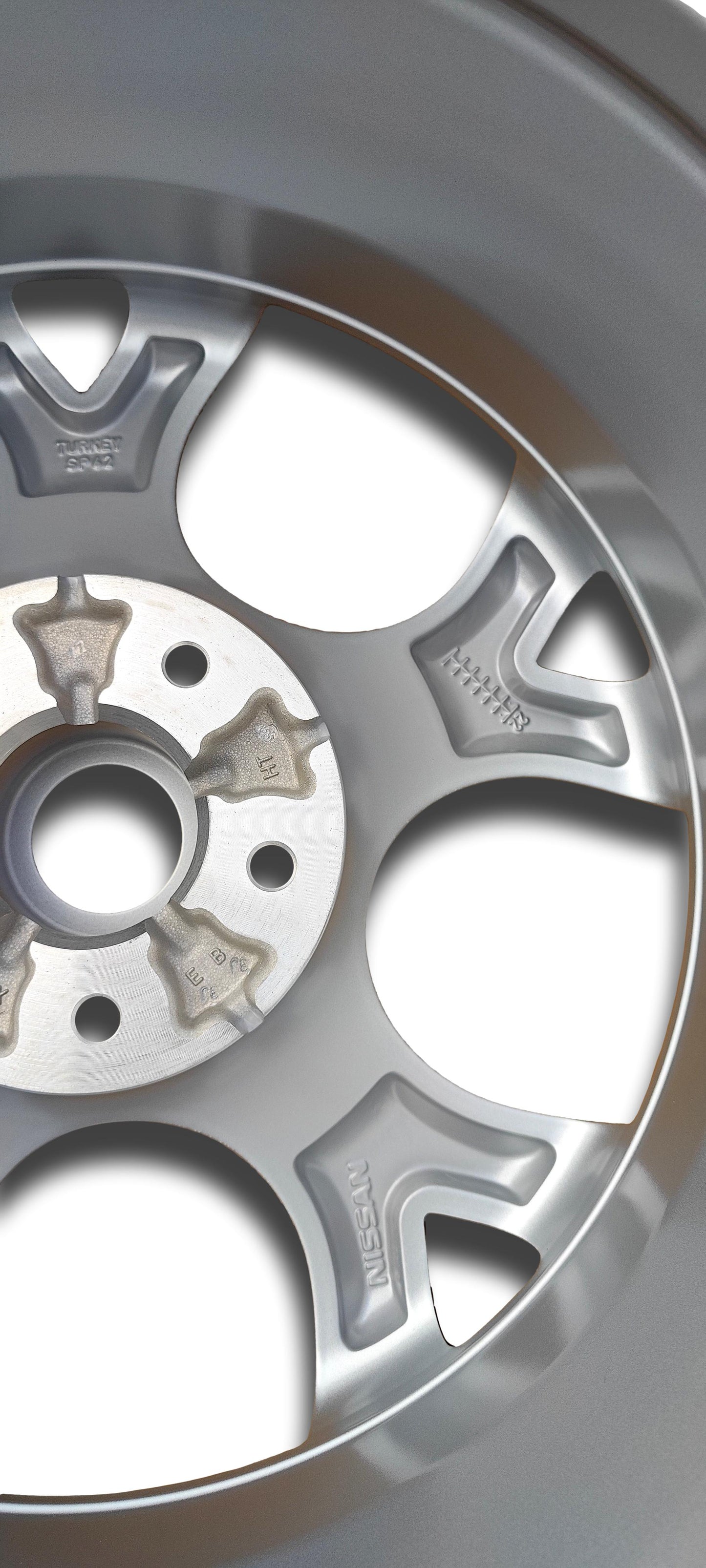 Genuine New Nissan Juke 17’’ Silver Alloy Wheel 7J 35Off 403006Pa1A Wheels