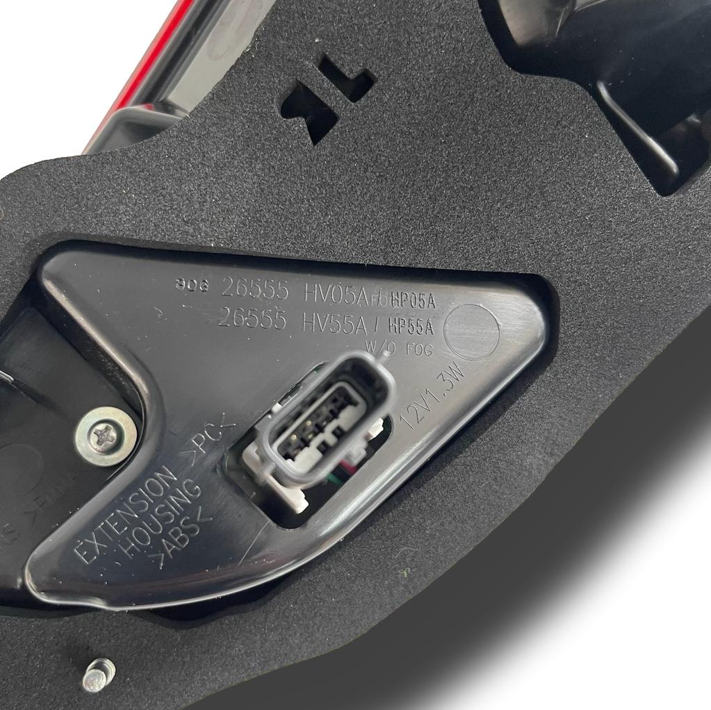 Nissan Qashqai Rear Light Left Side Tailgate 26555Hp05A J11 2013-2020 Vehicle Parts & Accessories