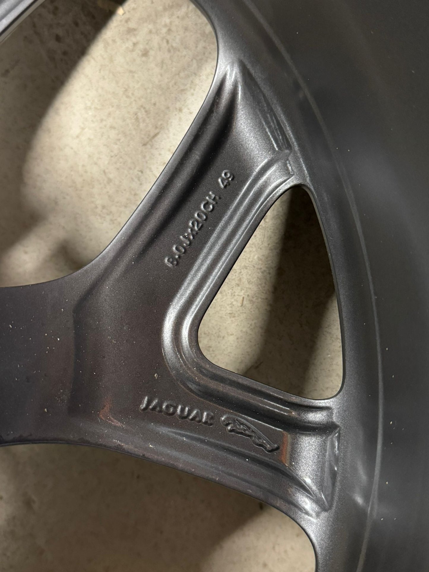 Jaguar Xe 20’’ Propeller Alloy Wheel And Tyre Front 9J T4N5393