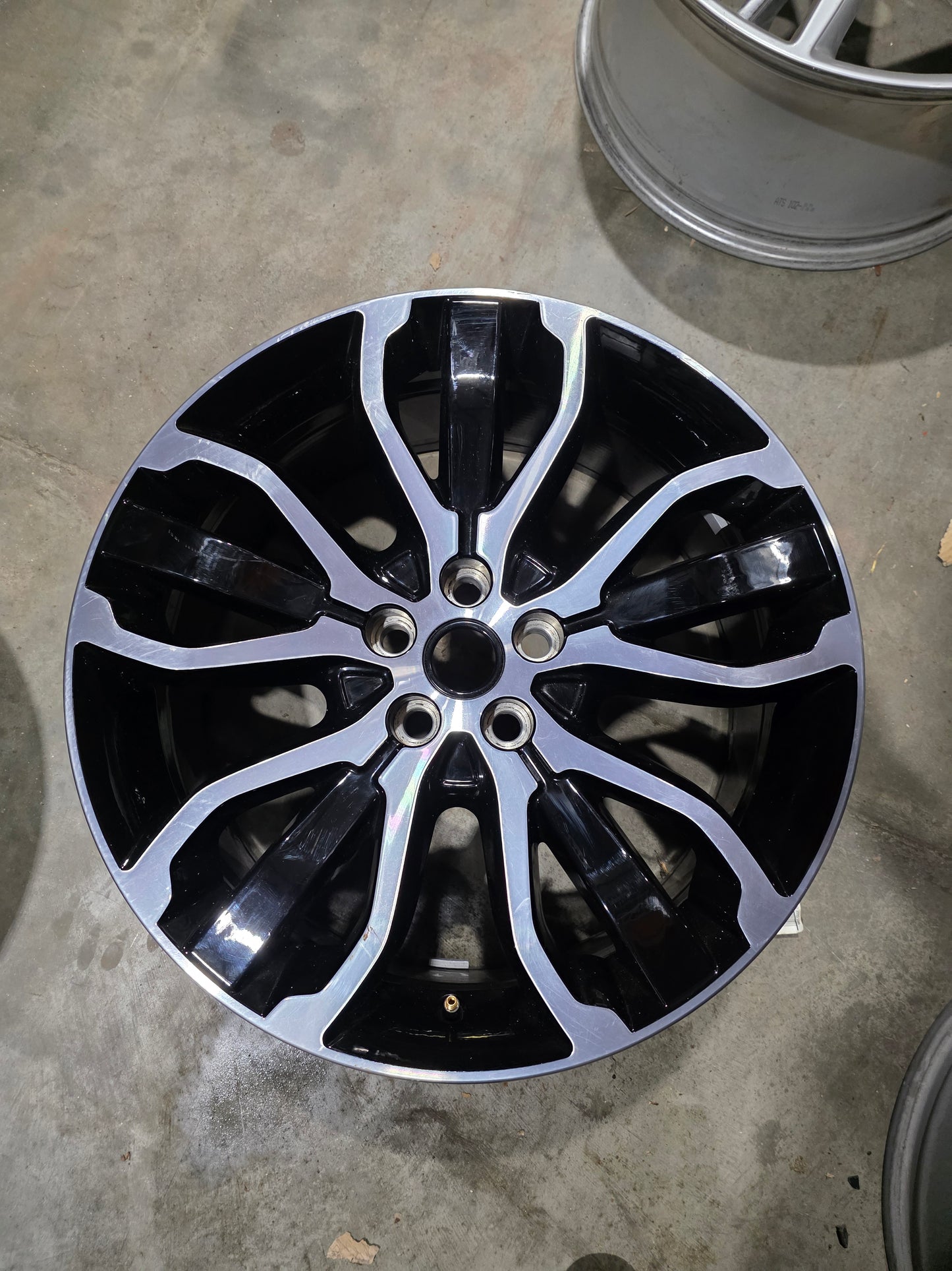 Range Rover Sport Llantas de aleación de 21" Style 5007 507 con corte de diamante y negro brillante