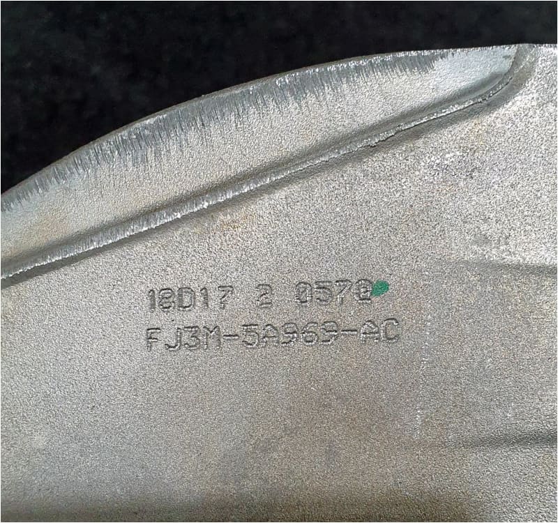 Range Rover Evoque Rear Knuckle and Hub Left Hand LR098368 LR024427 Norfolk Prestige Car Parts UK Ltd