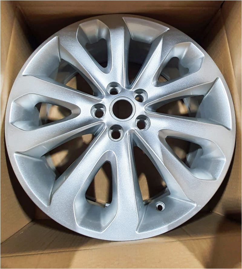 Range Rover 20” Aeroviper Silver Alloy Wheel Style 5002 LR037745 CK521007DA Land Rover OEM
