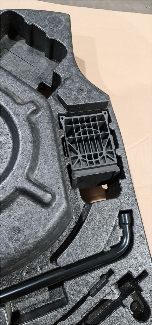 Genuine Jaguar XJ Tool Case Tray Boot Foam C2D27318 FW9317B043AB Jaguar