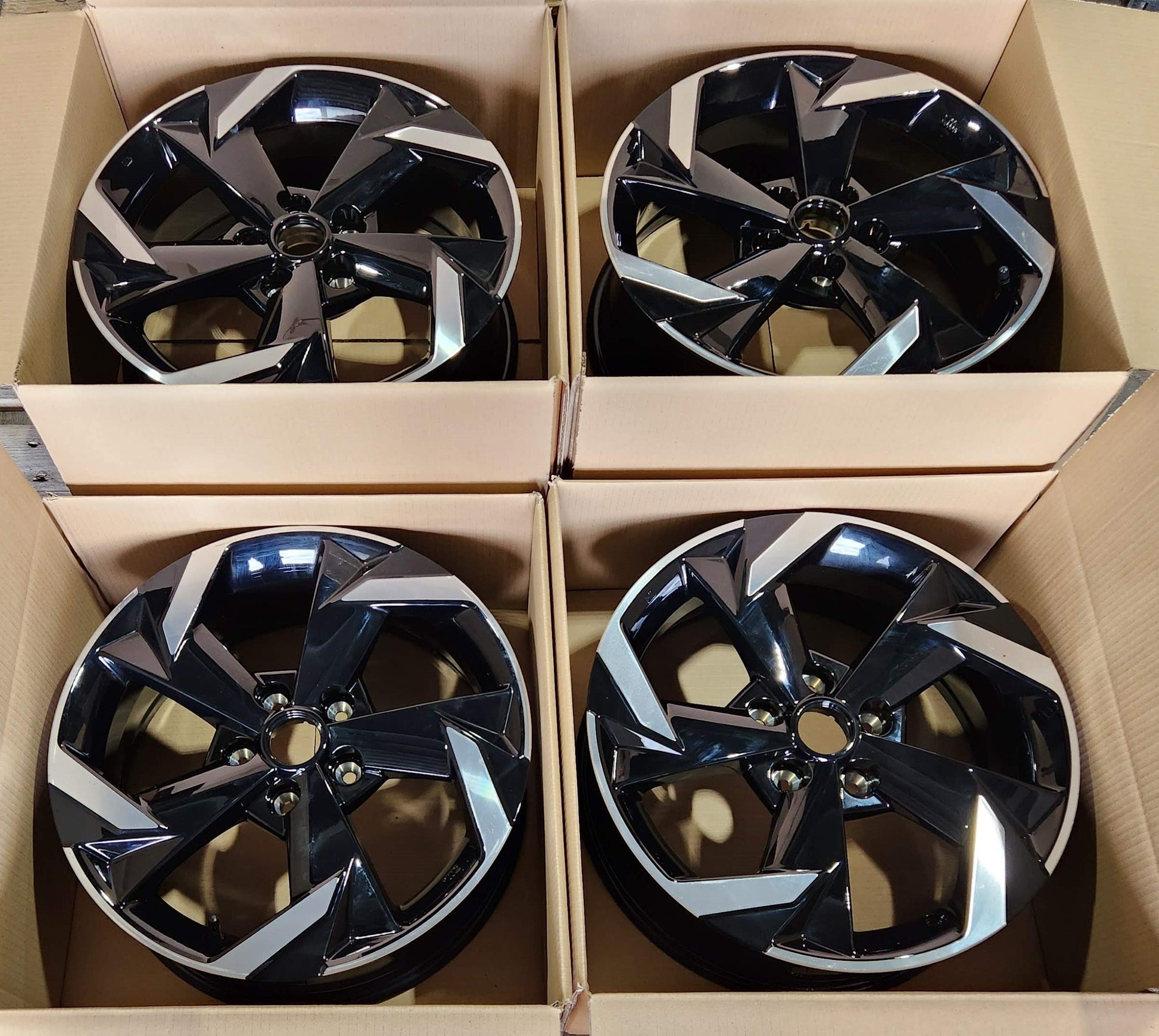 Nissan Juke 17’’ Alloy Wheels Set Of 4 Diamond Cut Gloss Black 7J 35 With Tyres