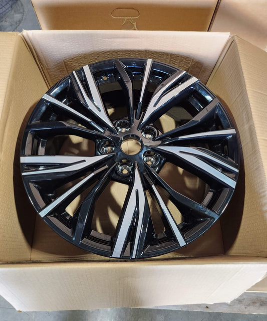 Nissan Juke 19’’ Akari Alloy Wheel Diamond Cut Gloss Black 7.5J 35 Ke4096P400 Wheels