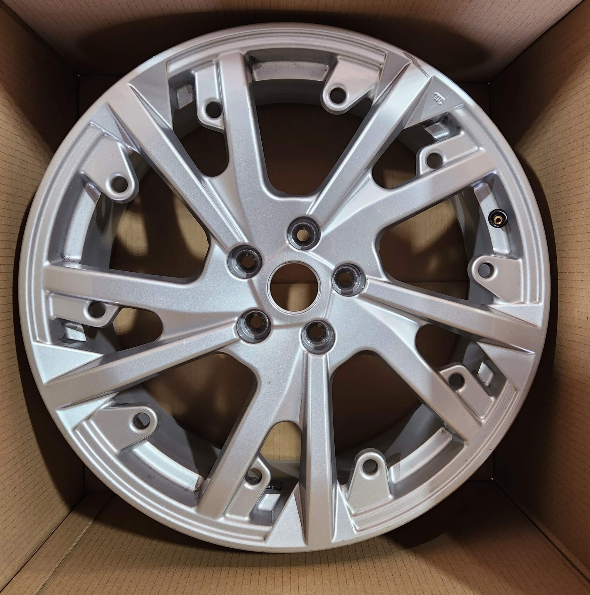 Nissan Juke 19’’ Aero Silver Alloy Wheel 7.5J 35Off Wheels