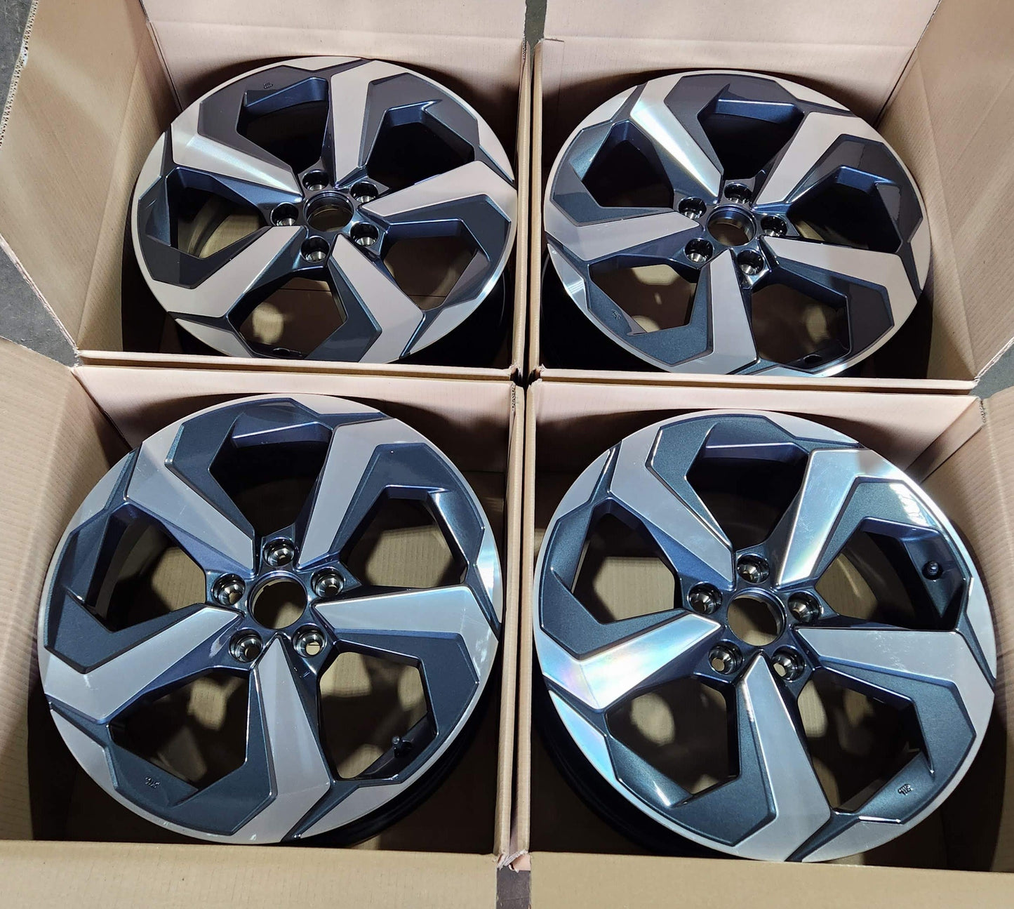 Nissan Qashqai 18’’ Alloy Wheels Diamond Cut And Grey Set Of 4 D03006Ua3A