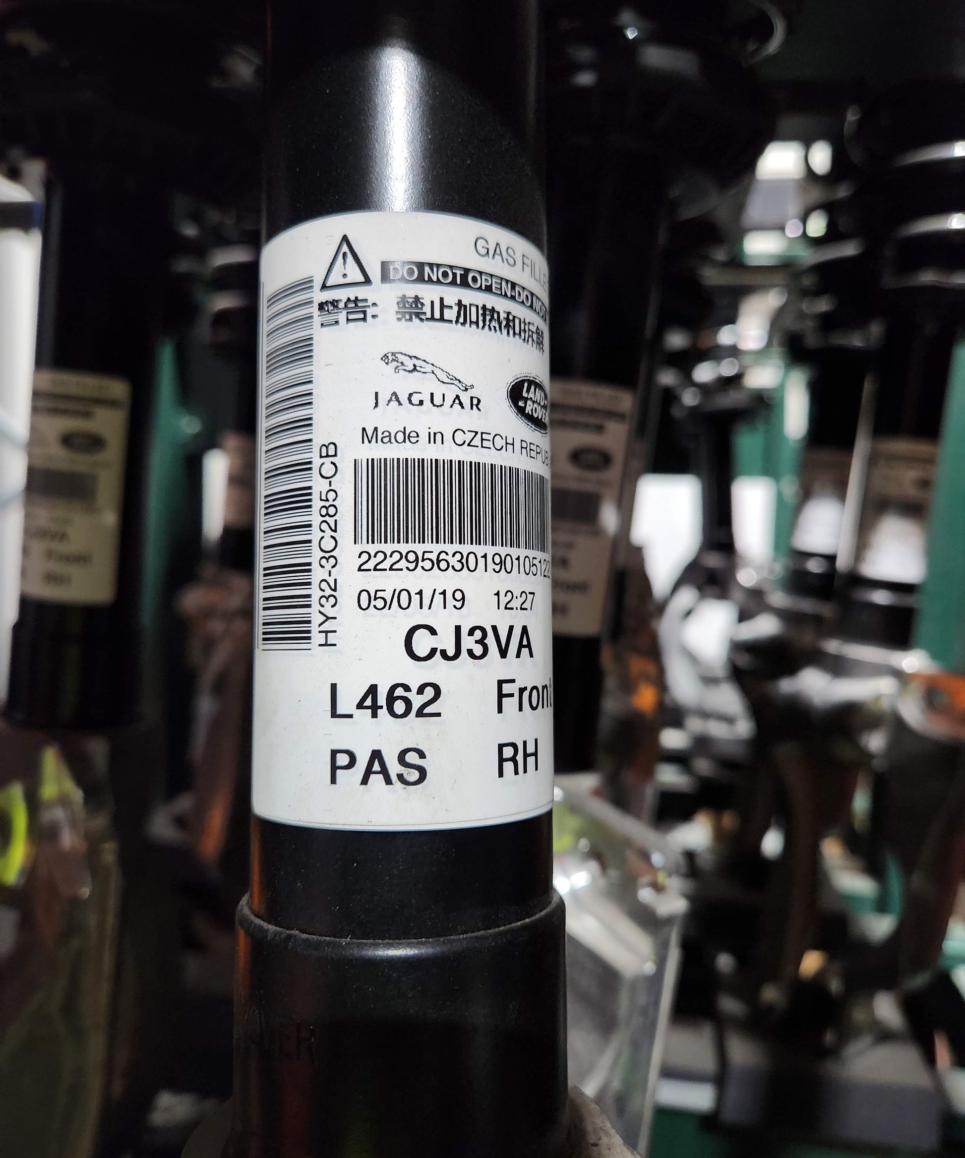 Discovery 5 Shock Absorber Unit Lr095862 Front Right Side 2017> Hy3218045Ab Shock-Absorber