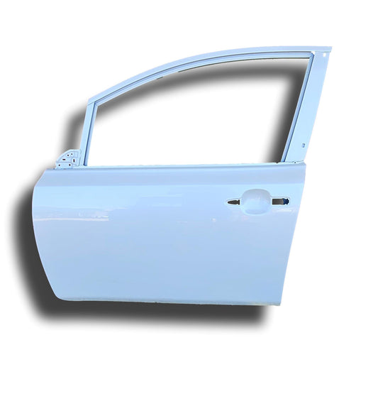 Nissan Leaf Front Door Left Near Side White Ze1 2020 >