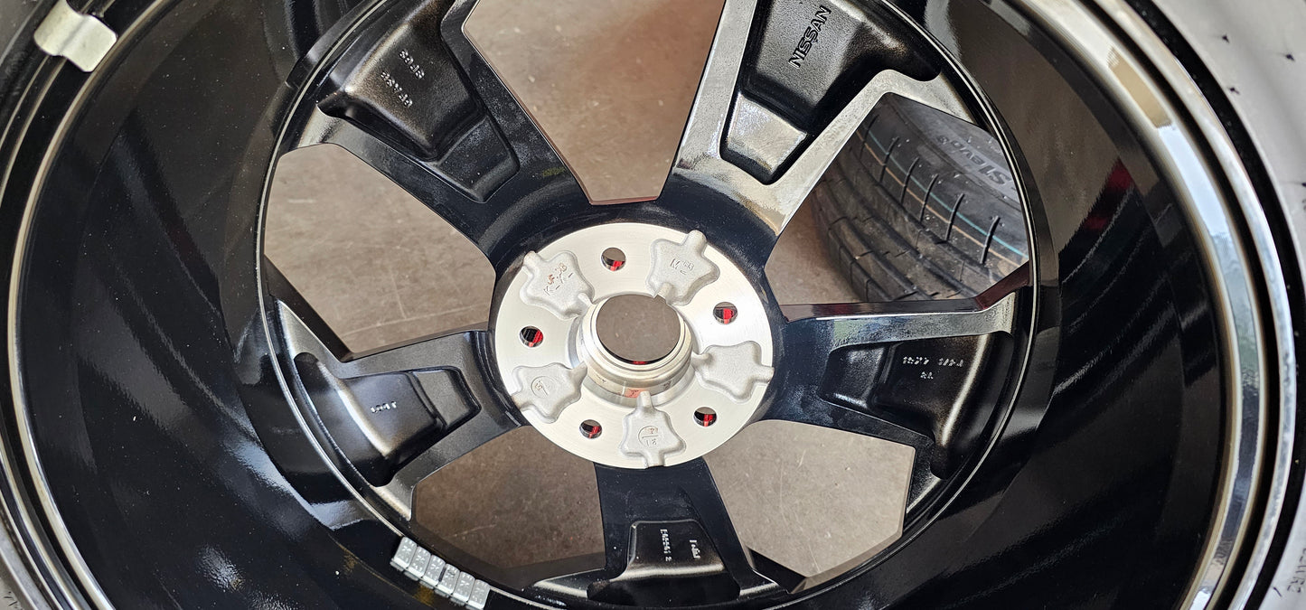 Nissan Juke Tekna 19 "Set di cerchi in lega e pneumatici di 4 2019-22 403006PA3A