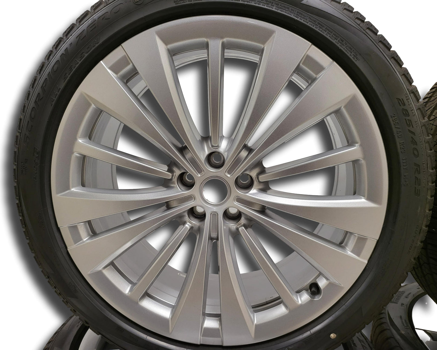 Range Rover 23"� Splash Silver Wheels & Tyres 2022 (L460) LR153244