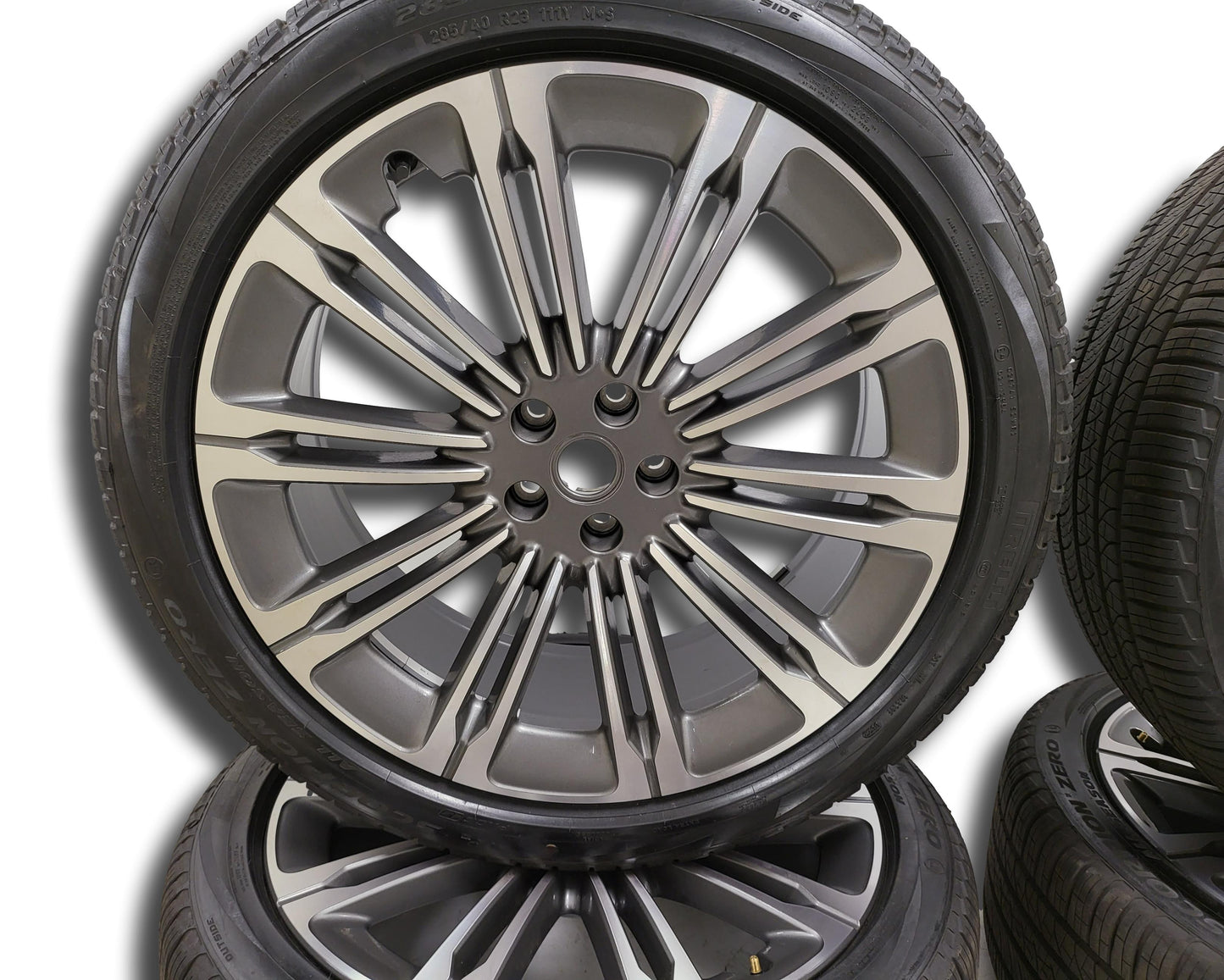 Range Rover 23 ”Crescendo Dark Grey Wheels & Reifen 2022 (L460) LR153247