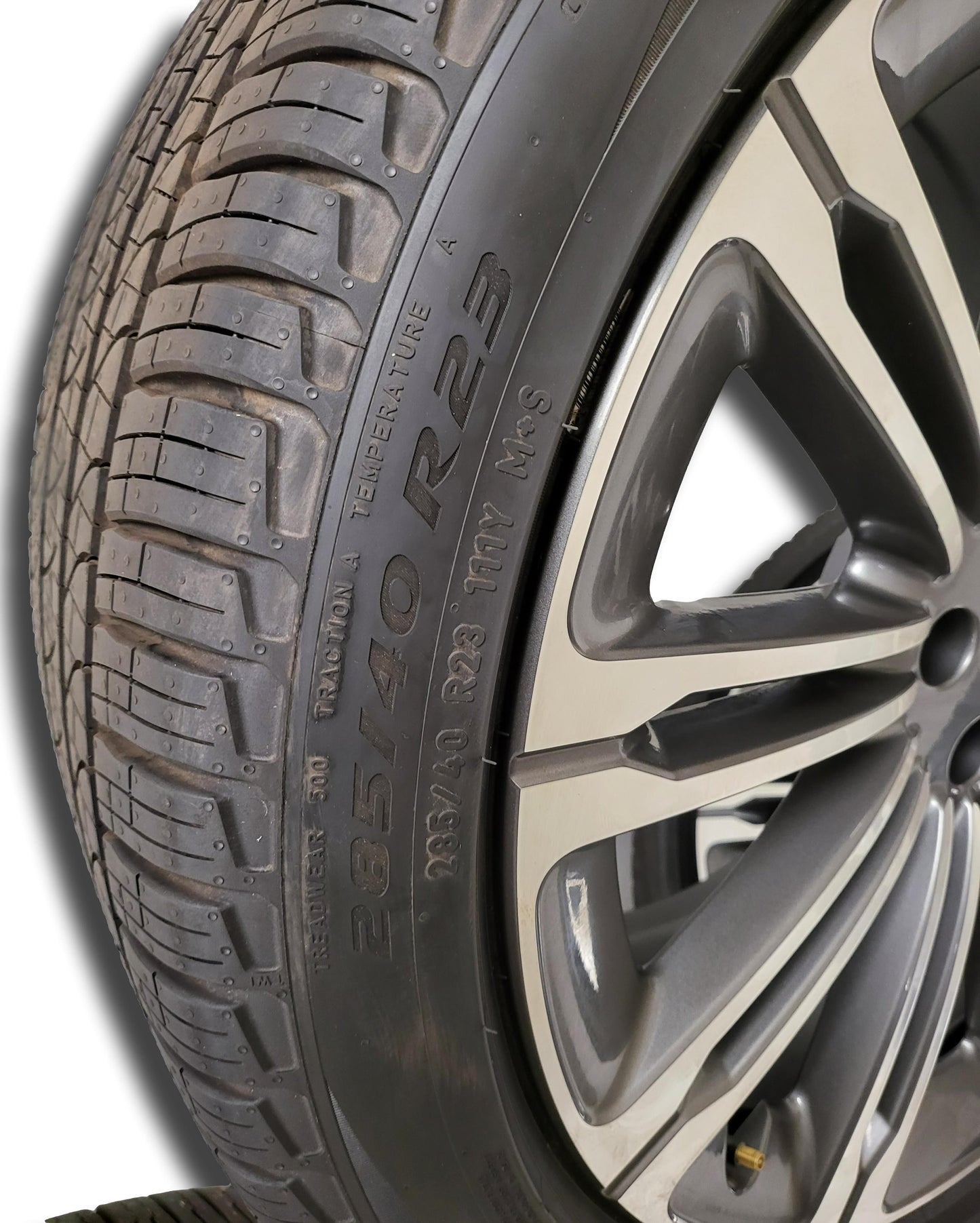 Range Rover 23” Crescendo Ruedas y neumáticos gris oscuro 2022 (L460) LR153247