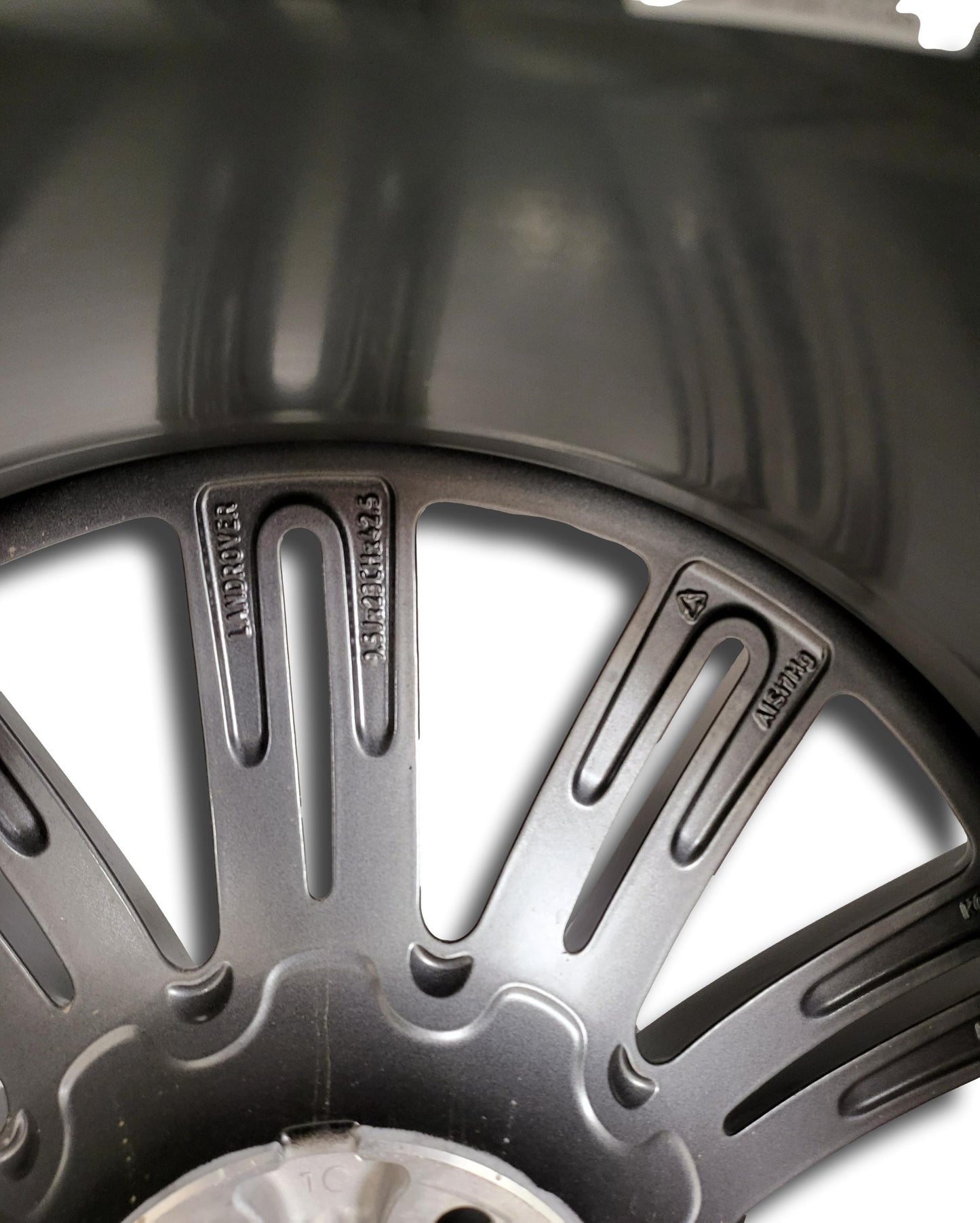 Range Rover 23" Crescendo Dark Grey Wheels & Tyres 2022 (L460) LR153247