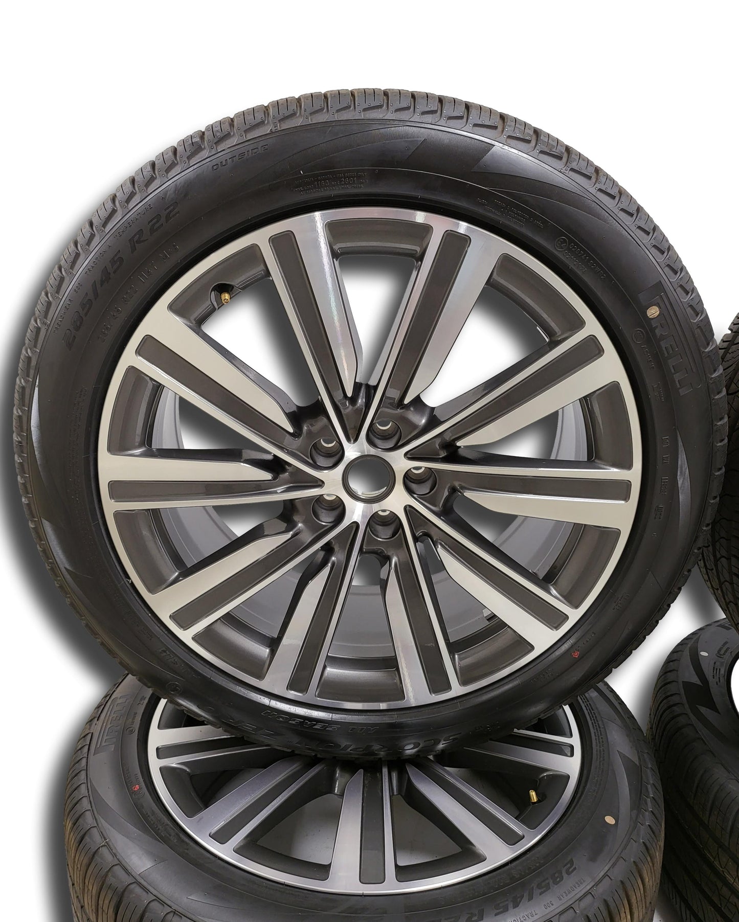 Range Rover 22"� Reaper Dark Grey Wheels & Tyres 2022 (L460) LR153242