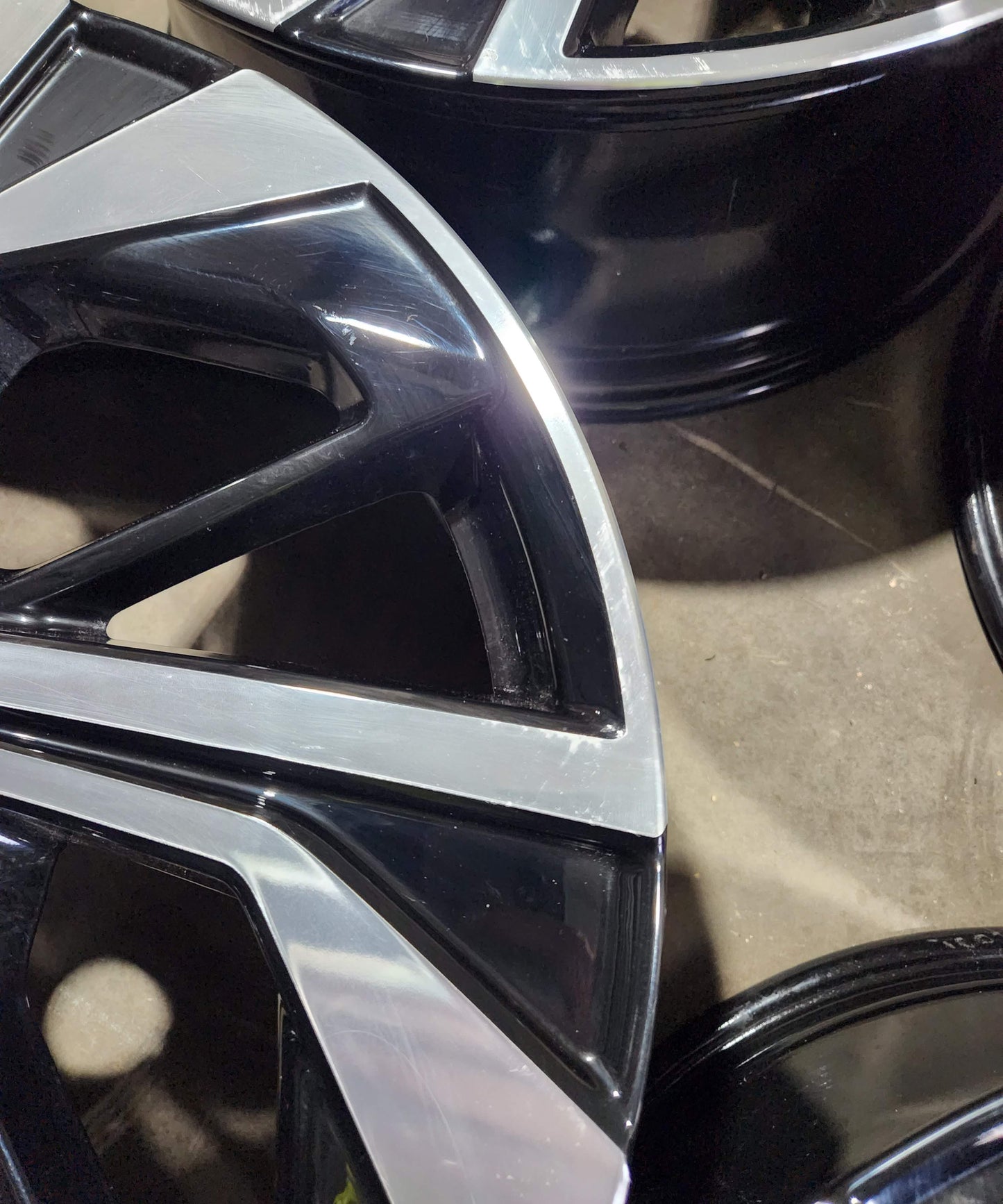 Nissan Qashqai 20" Alloy Wheels Diamond Cut and Gloss Black set of 4 6UA6A